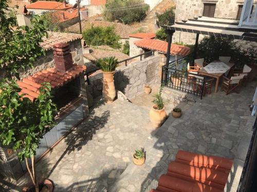 Villa Stone Houses