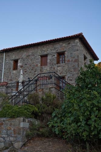 Villa Stone Houses