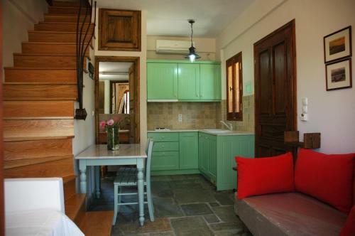 Hostal Gera's Olive Grove (elaionas Tis Geras)