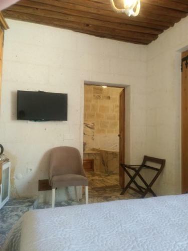 Crassus Cave Hotel
