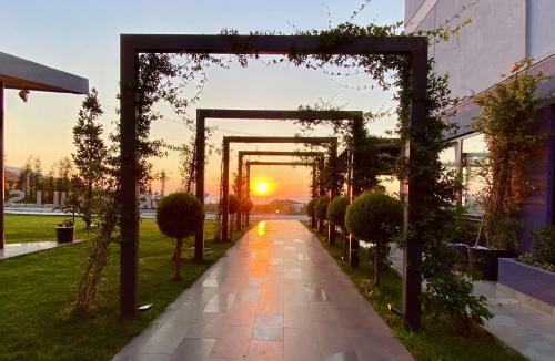 Hotel Green Hills Suites