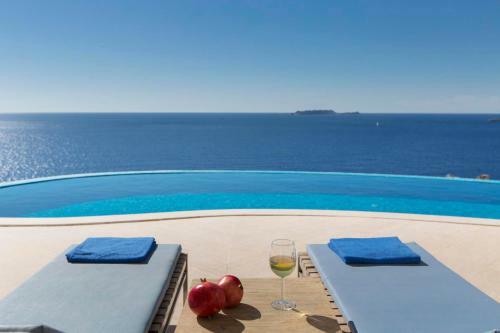 Iskenderun Villa Sleeps 10 With Pool And Air Con