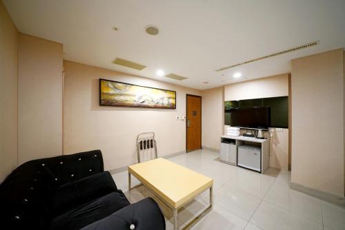 Hotel ????-???