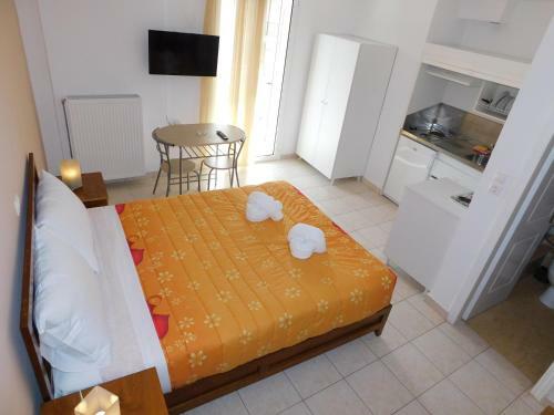 Elatos Apartments