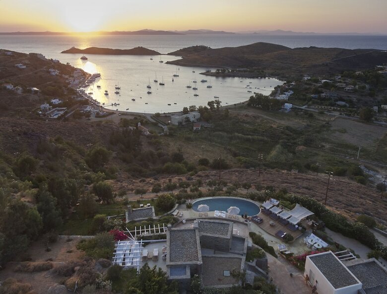 Hotel Aigis Suites