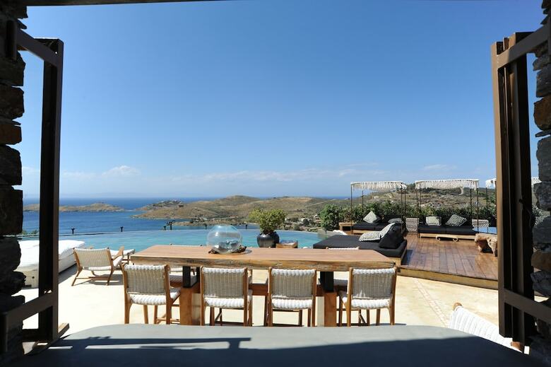 Hotel Aigis Suites