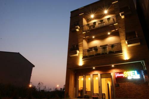 Posada Douzi Hotel-xpark. Gloria Outlets. Taoyuan Mrt