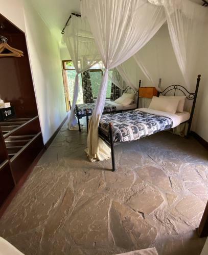 Hotel Ahadi Lodge