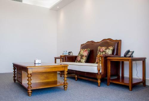 Lark Hotel