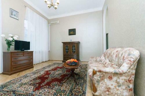 Apartamento Great One Bed On Mykhaylovskaya Str
