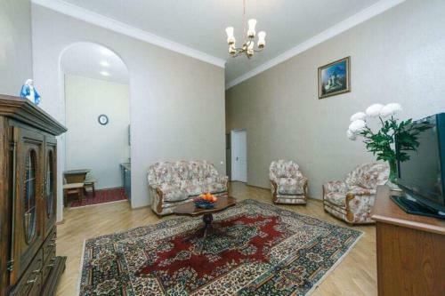 Apartamento Great One Bed On Mykhaylovskaya Str
