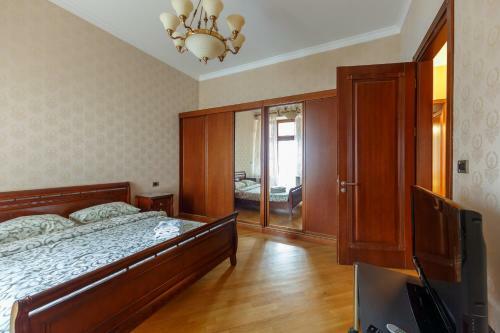 Huge 3 Bedroom Apartment Next To Gulliver & Synagogue