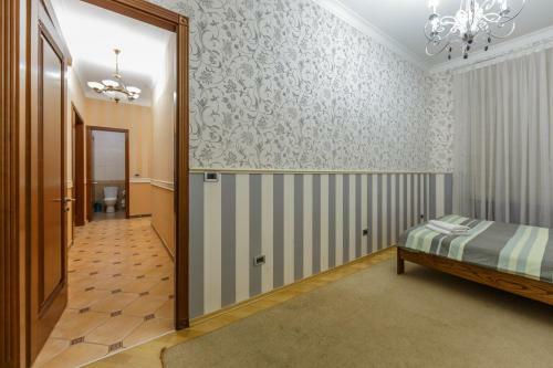 Huge 3 Bedroom Apartment Next To Gulliver & Synagogue