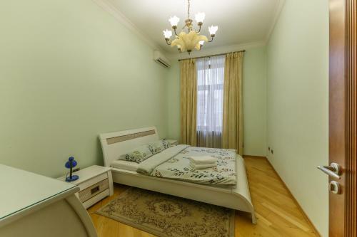 Huge 3 Bedroom Apartment Next To Gulliver & Synagogue