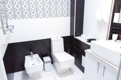 The Best Apartment In Kiev Black & White