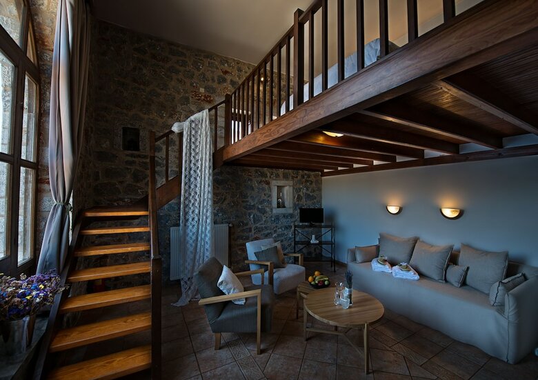 Hotel Limeni Village