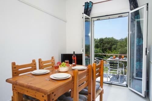 Iris Apartments