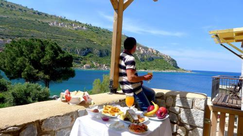 Hostal Kourmas Rooms