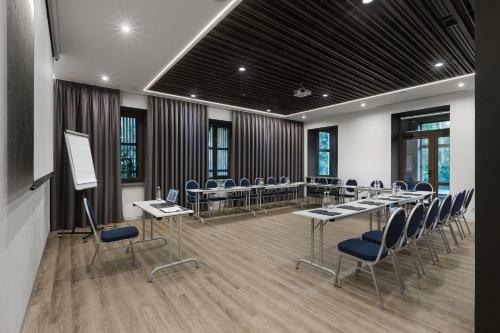 Onovo Dendra Hotel