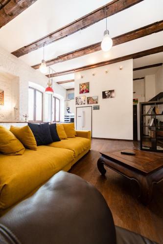 Designer Single Bedroom City Center Apartment