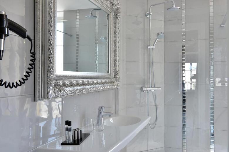 Nouvel Hotel Kinzy