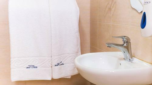 Hostal Room In Bb - Trendy Executive Suites In Masaka 2