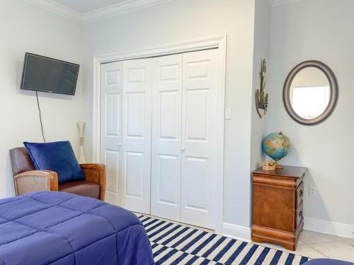 021 Petite Dauphine Home
