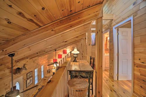 Mtn Abode With Wifi, 2 Mi To Little River Canyon!