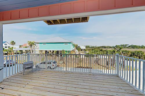 New Listing! Lagoon-front Townhouse With Pool, Deck Townhouse