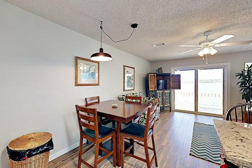 Apartamento New Listing! Blue Heron East On Lagoon Duplex