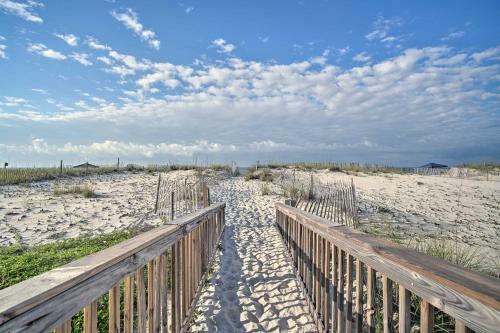 Apartamento Cozy Beachfront Escape With Pool And Gulf Access!