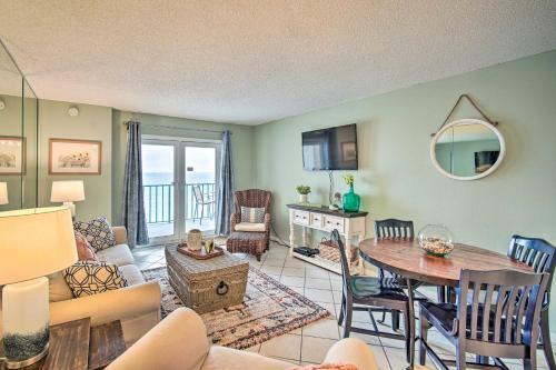 Apartamento Cozy Beachfront Escape With Pool And Gulf Access!