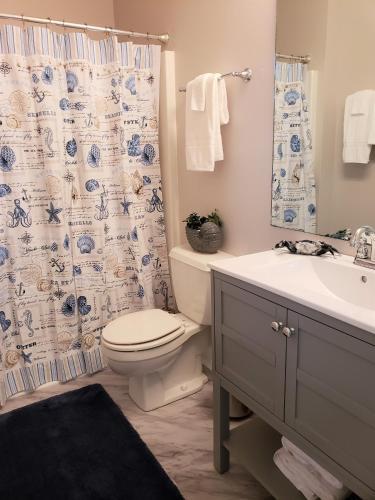 Teal & Tonic Home