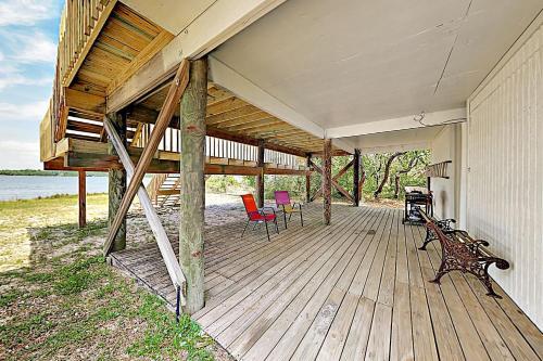 Apartamento New Listing! Blue Heron: 2 Lagoon-front Units Duplex