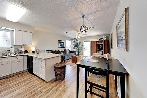 Apartamento New Listing! Blue Heron: 2 Lagoon-front Units Duplex