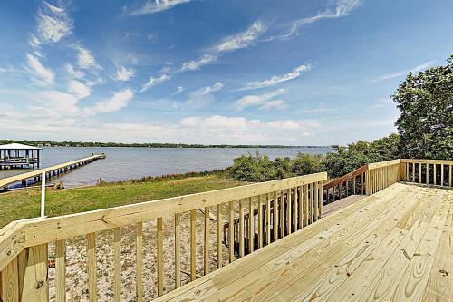 Apartamento New Listing! Blue Heron: 2 Lagoon-front Units Duplex