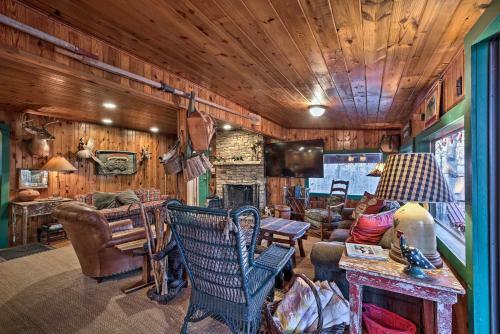 Spacious Waterfront Retreat With Dock And Hot Tub