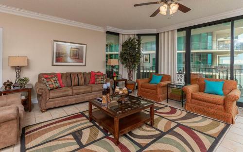 Hotel Phoenix On The Bay 2 By Brett Robinson Vacations