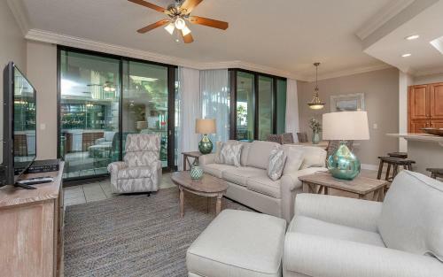 Hotel Phoenix On The Bay 2 By Brett Robinson Vacations