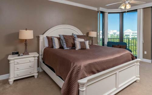 Hotel Phoenix On The Bay 2 By Brett Robinson Vacations