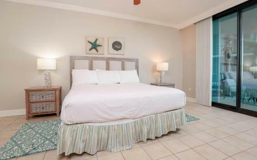 Hotel Phoenix On The Bay 2 By Brett Robinson Vacations