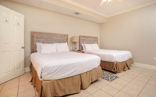 Hotel Phoenix On The Bay 2 By Brett Robinson Vacations