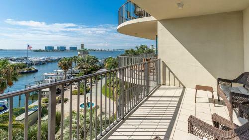 Hotel Phoenix On The Bay 2 By Brett Robinson Vacations
