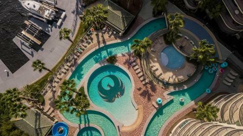 Hotel Phoenix On The Bay 2 By Brett Robinson Vacations