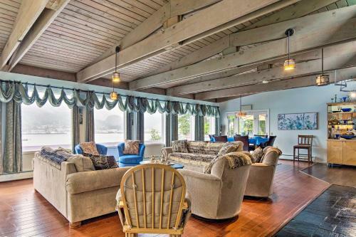 Waterfront House With Glacial Views - Near Downtown!