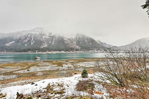 Waterfront House With Glacial Views - Near Downtown!