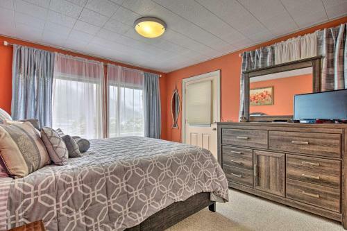 Waterfront House With Glacial Views - Near Downtown!