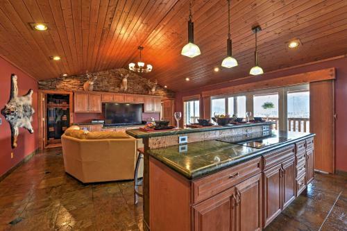 Apartamento Crows Nest Waterfront Apt With Seward Bay Views!