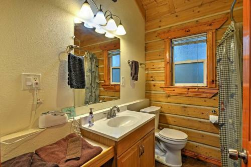 Quaint Seward Studio Cabin On Scenic Salmon Creek!