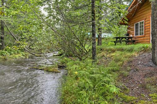Quaint Seward Studio Cabin On Scenic Salmon Creek!